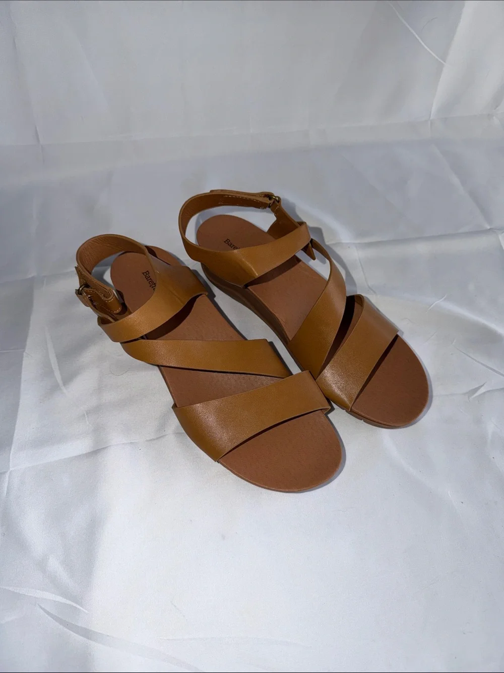 Baretraps Caley Caramel Tan Crisscross Strappy Comfort Platform Wedge Sandals 10
